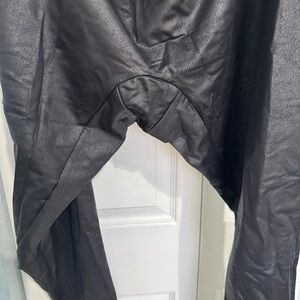 All Worthy 5XL Textured Matte Black Faux Leather Leggings NWT